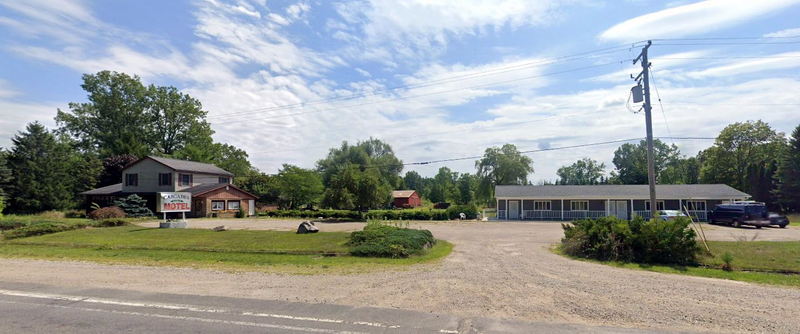 Cascades Motel - Street View